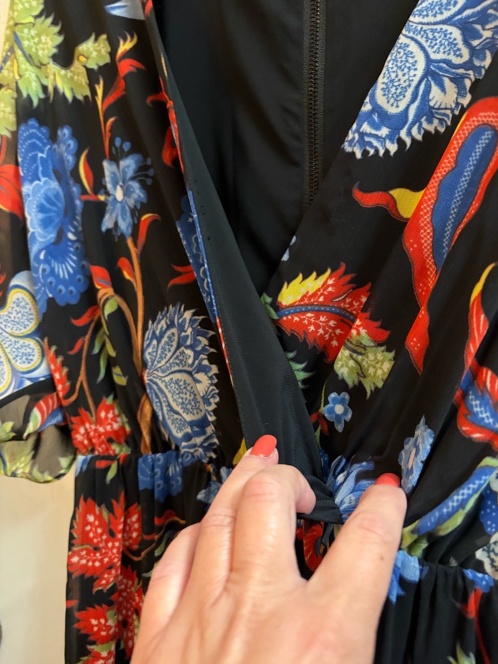 Alice + Olivia Cay Floral Batwing Dress Size 6 - Picture 8 of 12